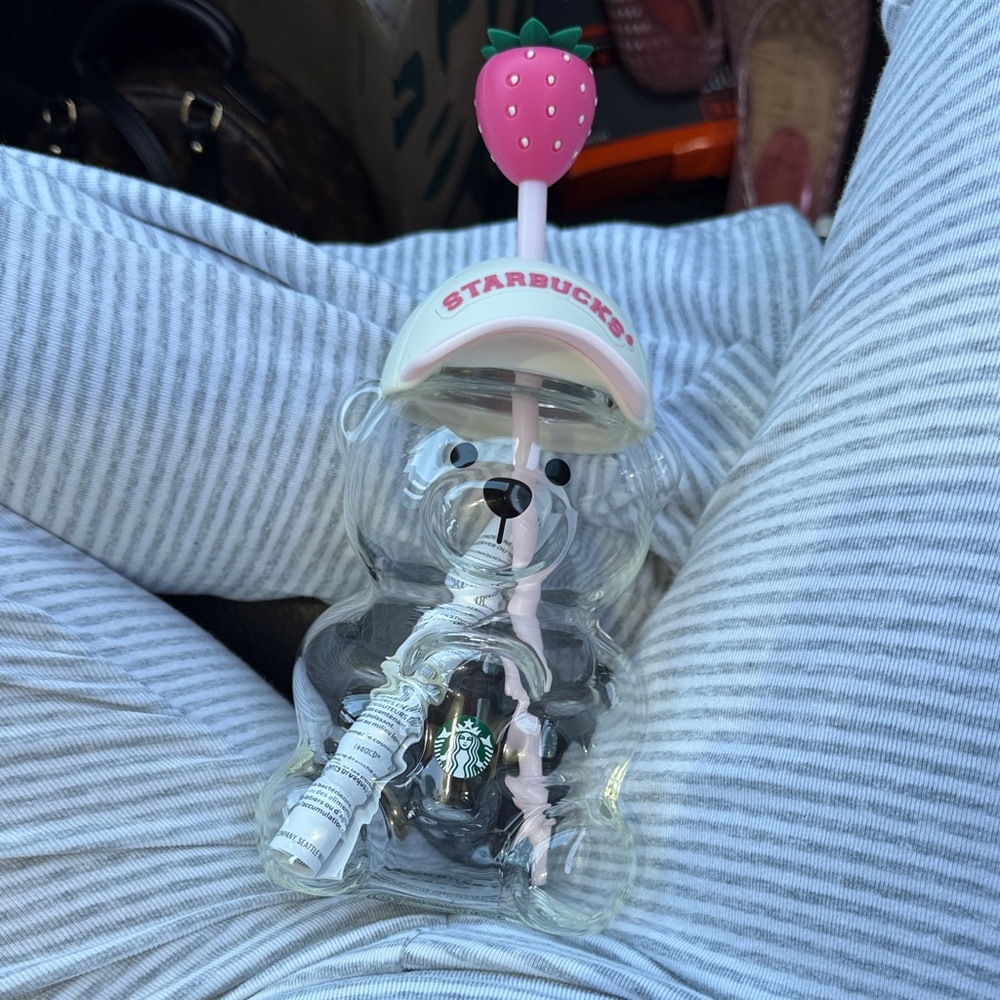 Starbucks strawberry bearista cup